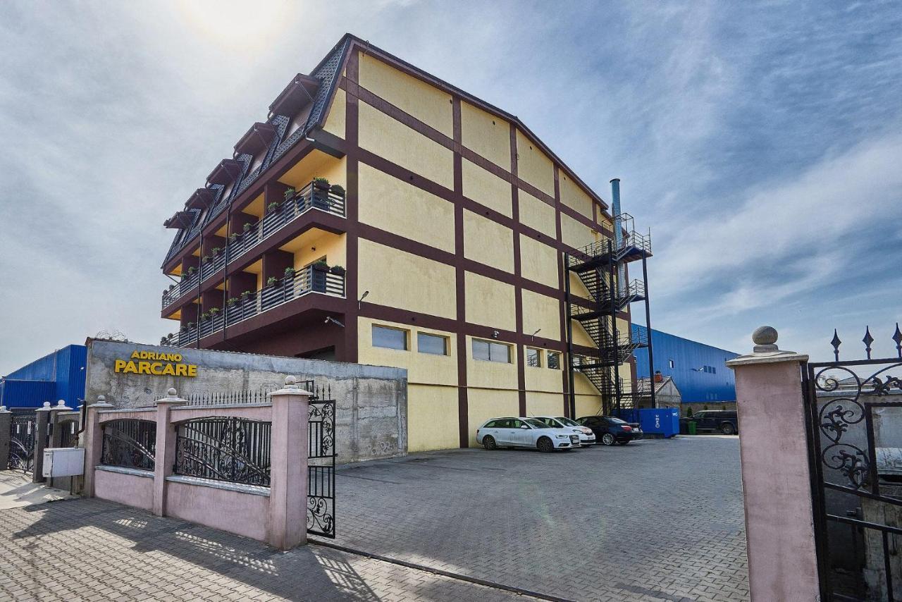 Hotel Adriano Brăila Extérieur photo