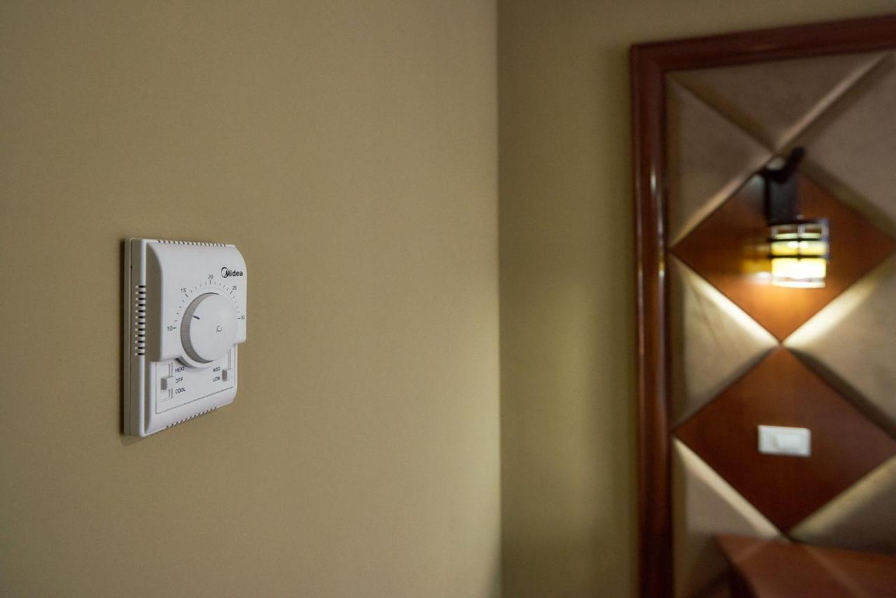 Hotel Adriano Brăila Extérieur photo