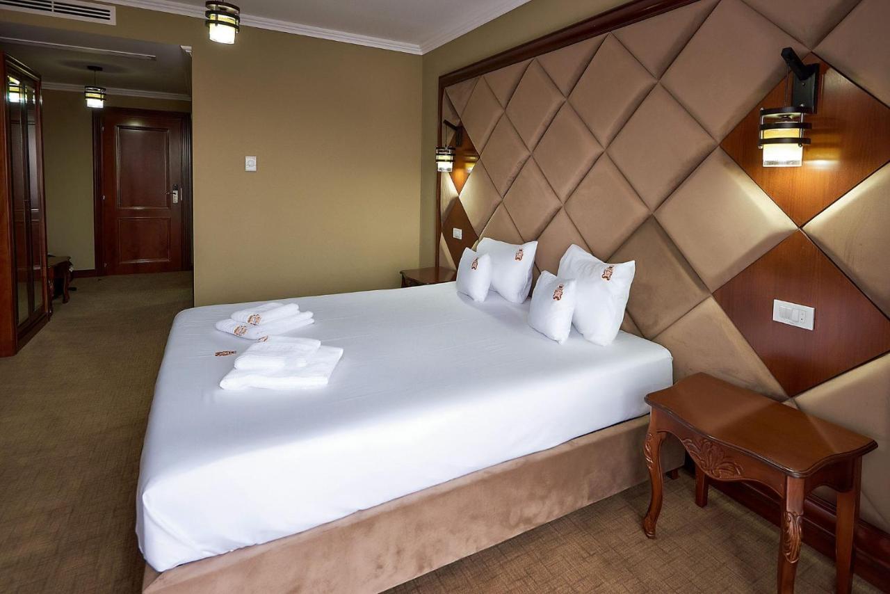 Hotel Adriano Brăila Extérieur photo