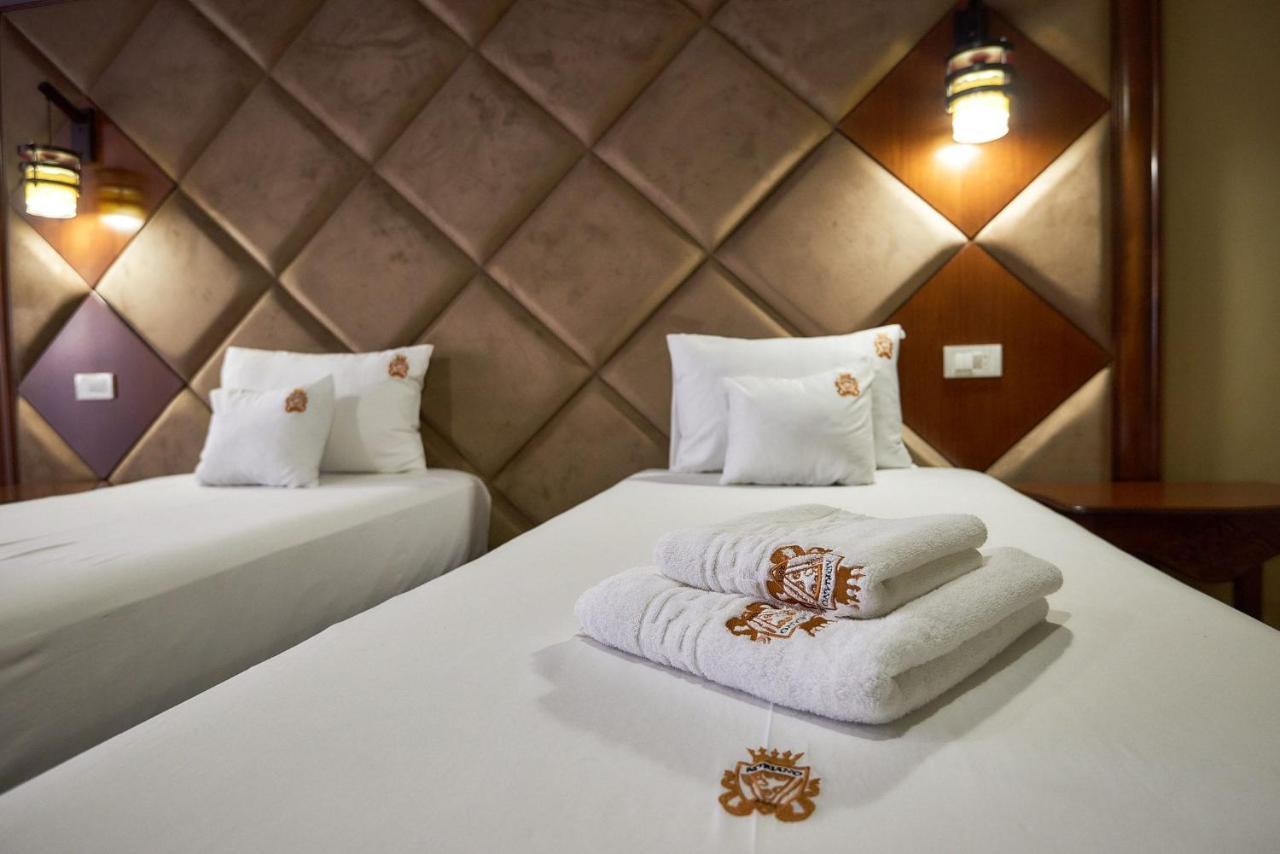 Hotel Adriano Brăila Extérieur photo