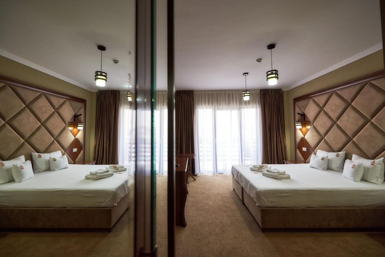 Hotel Adriano Brăila Extérieur photo